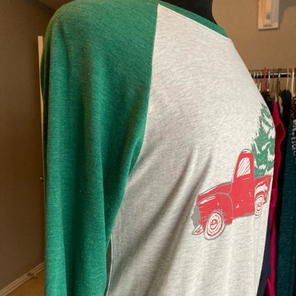 Royal Standard Christmas tree truck tee, size medium - Picture 5 of 10
